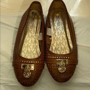 Michael kors pretty brown flats